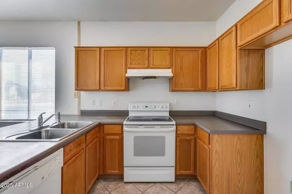 6557 W PUGET Avenue, Glendale, AZ 85302