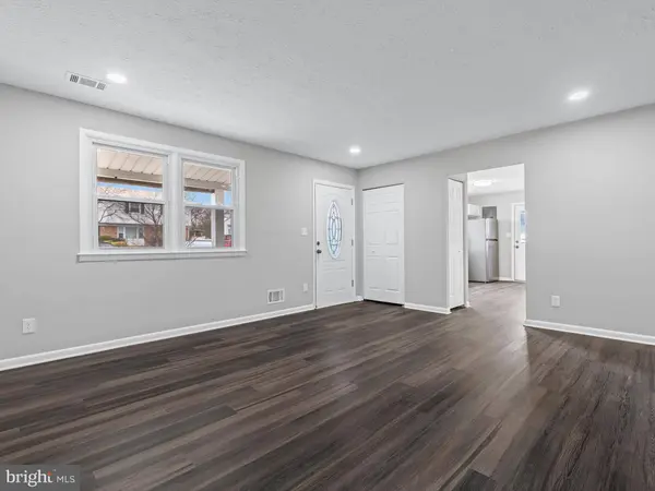 1095 WOODLAWN AVE, Pasadena, MD 21122