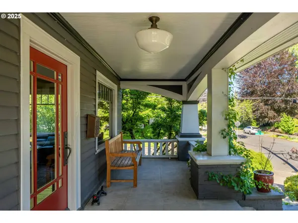 4104 SE PINE ST, Portland, OR 97214