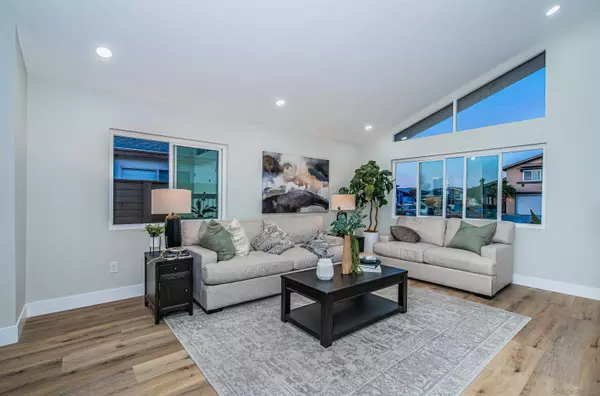 6343 Oakridge Rd, San Diego, CA 92120