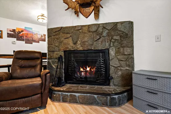 4207 Cosmos DR, Anchorage, AK 99517