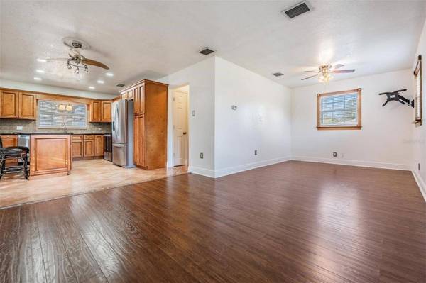 2502 WASHINGTON RD, Valrico, FL 33594