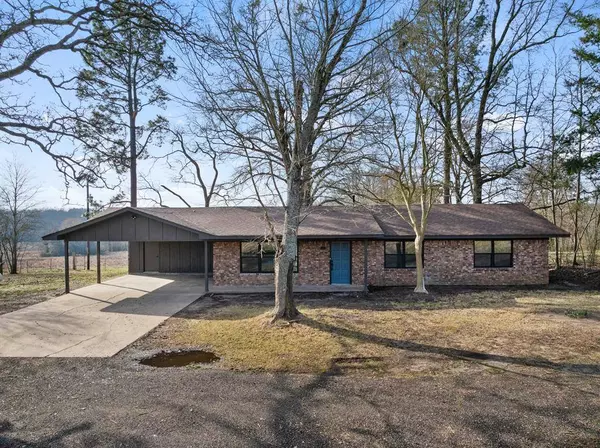 10 County Road 3357, Omaha, TX 75571