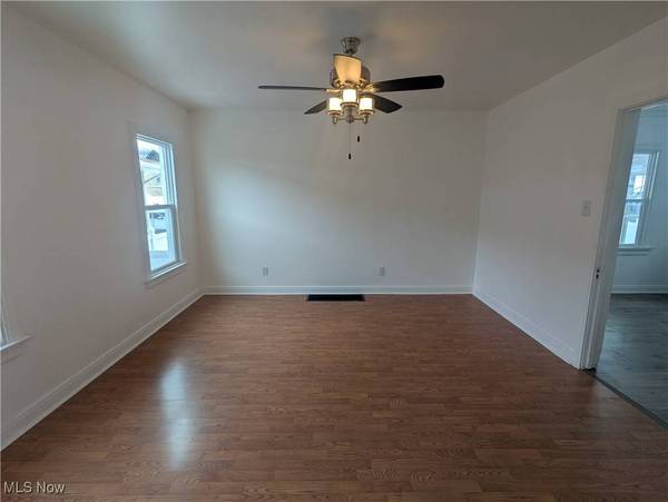 1104 Pearl ST, Martins Ferry, OH 43935