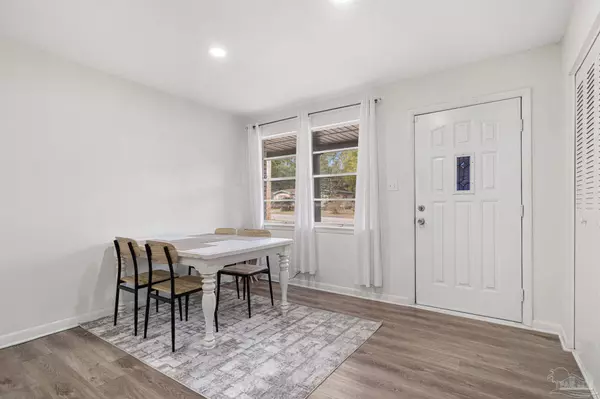 710 W Pinestead Rd, Pensacola, FL 32505