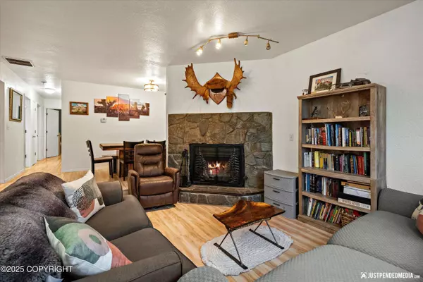 4207 Cosmos DR, Anchorage, AK 99517