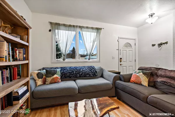 4207 Cosmos DR, Anchorage, AK 99517