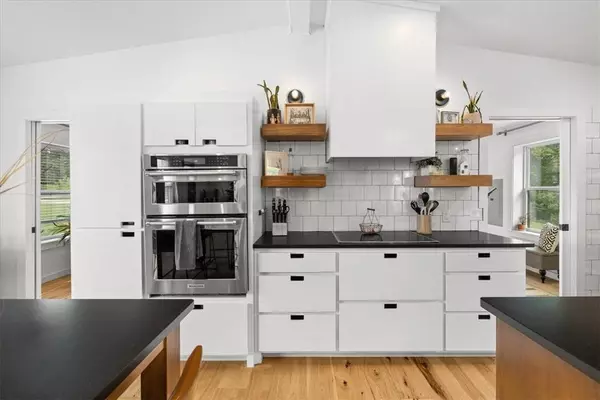 11418 Murdock Rd, Bentonville, AR 72712