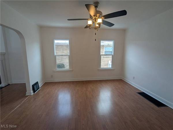 1104 Pearl ST, Martins Ferry, OH 43935