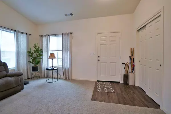 2012 N Edison Street, Visalia, CA 93292