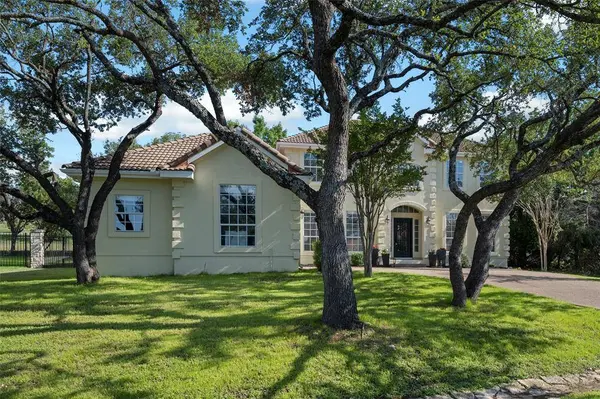 23 Hightrail WAY, The Hills, TX 78738