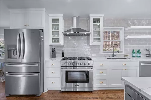 6055 Courtside DR, Peachtree Corners, GA 30092