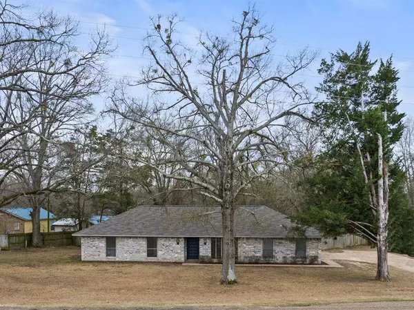 2533 Greenhill Road, Mount Pleasant, TX 75455