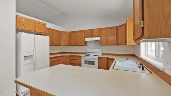 305 E SUMMERFIELD LOOP, Hayden, ID 83835