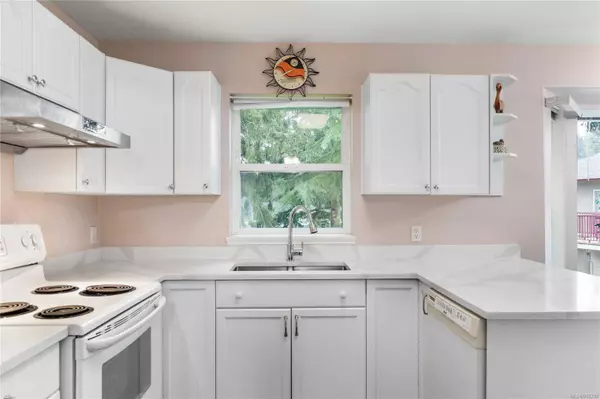 6019 Joseph Pl, Nanaimo, BC V9T 6H7