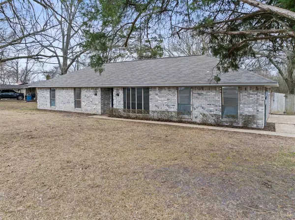2533 Greenhill Road, Mount Pleasant, TX 75455