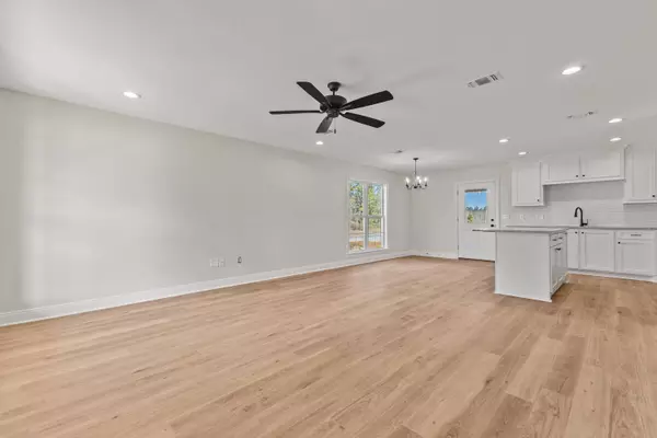 7 Jackson Square Dr., Hattiesburg, MS 39402