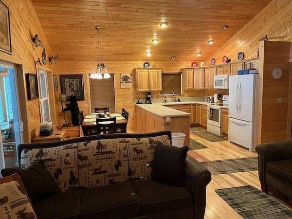 330 SWAN DR, Watersmeet, MI 49969