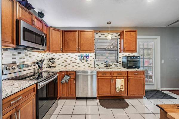 868 TIMBER POND DR, Brandon, FL 33510