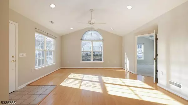 233 Chandler Ct, Hillsborough Twp., NJ 08844