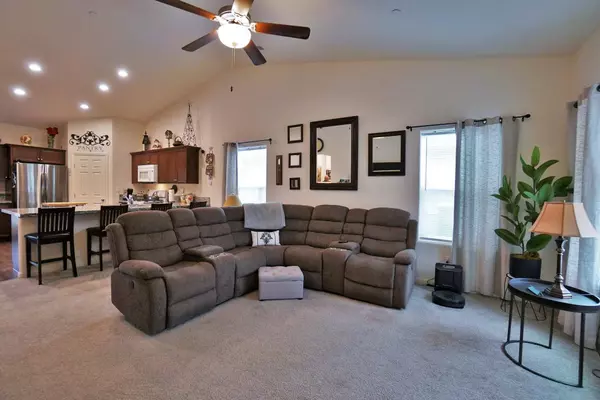 2012 N Edison Street, Visalia, CA 93292