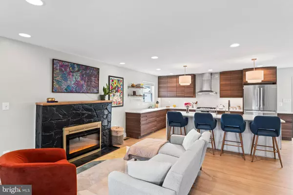 2417 ROSS ST, Alexandria, VA 22306