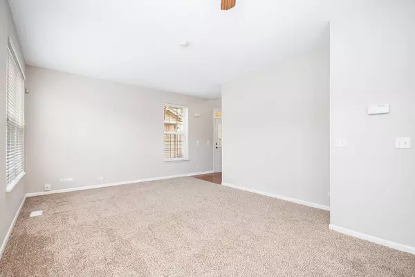 2373 Sunshine Lane #2373, Aurora, IL 60503