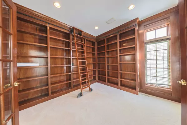 4388 Creekside PASS, Zionsville, IN 46077