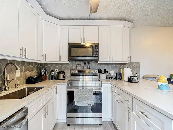 5215 Cedarbend DR #4, Fort Myers, FL 33919