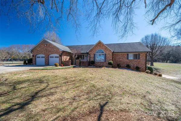 102 3rd AVE SE, Catawba, NC 28609