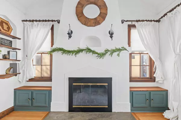 2158 Juno AVE, Saint Paul, MN 55116