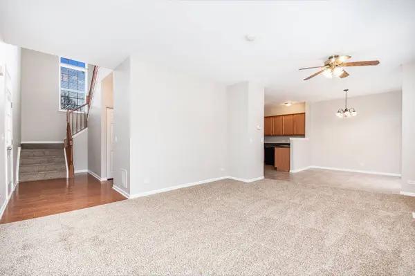 2373 Sunshine LN #2373, Aurora, IL 60503