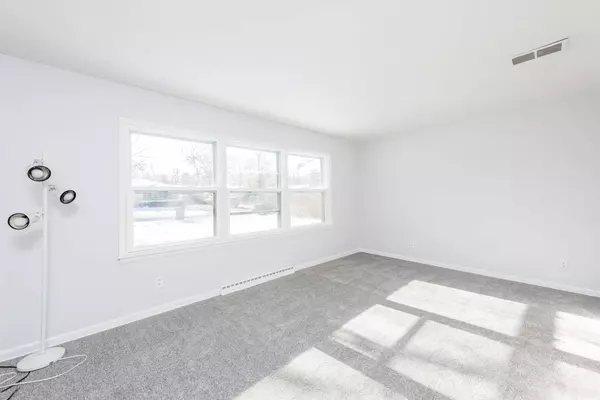 10454 W Bairstow Avenue, Beach Park, IL 60087