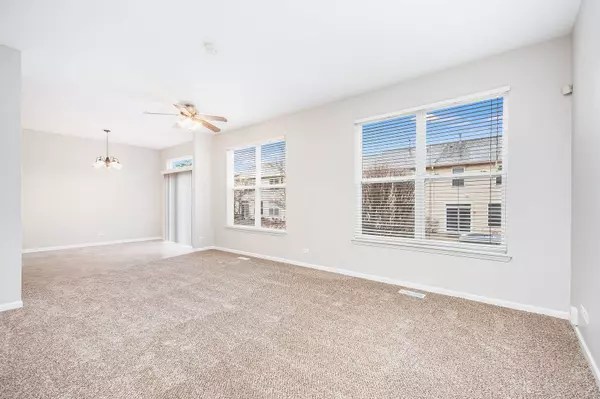 2373 Sunshine Lane #2373, Aurora, IL 60503