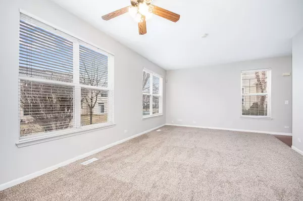 2373 Sunshine Lane #2373, Aurora, IL 60503