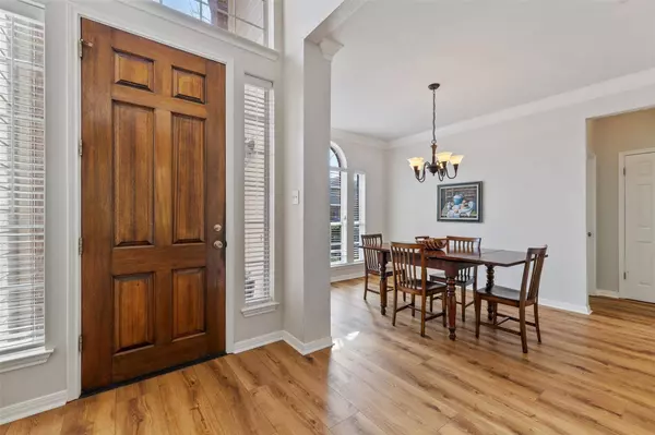 11906 Loomis DR, Austin, TX 78738