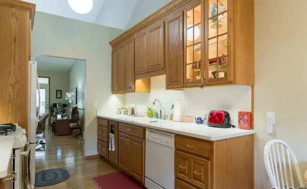 803 E Post RD SE, Cedar Rapids, IA 52403