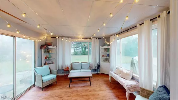 160 Griswold DR, Youngstown, OH 44512