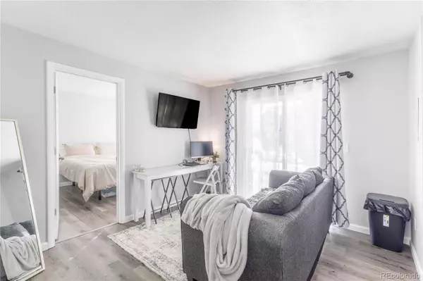 1128 S Ventura CIR #B, Aurora, CO 80017