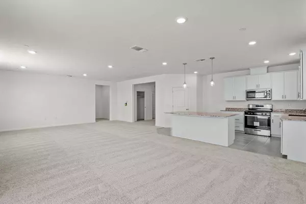 637 Stone Crest AVE, Madera, CA 93636