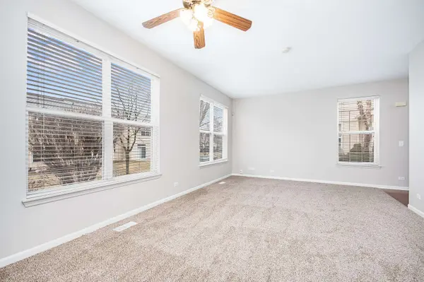 2373 Sunshine LN #2373, Aurora, IL 60503