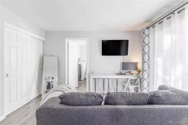 1128 S Ventura CIR #B, Aurora, CO 80017