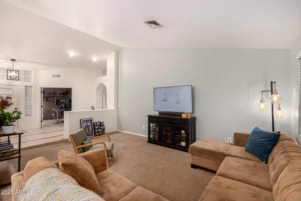 2646 N ROBIN Lane, Mesa, AZ 85213