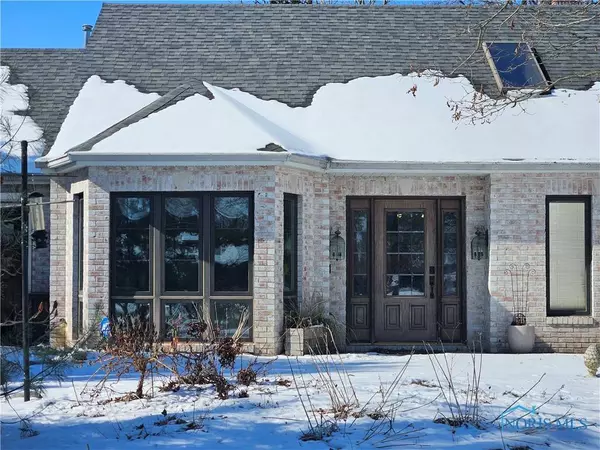 207 Lakeview DR, Bryan, OH 43506