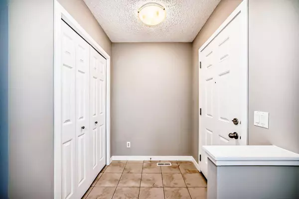 266 Legacy Village WAY SE, Calgary, AB T2X 0Y9