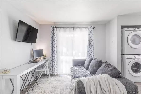 1128 S Ventura CIR #B, Aurora, CO 80017