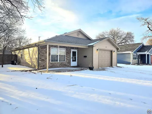 1216 N Jefferson ST, Junction City, KS 66441