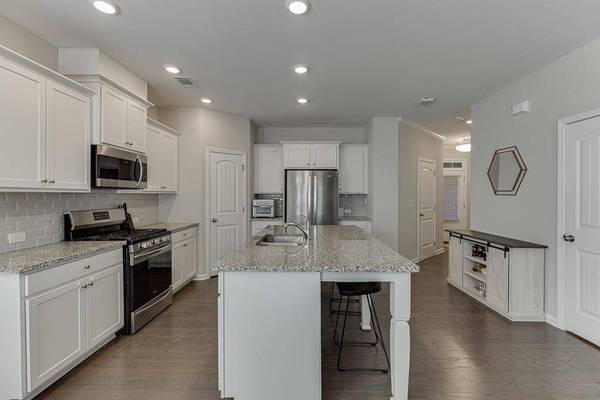 1327 Lanier Vista DR, Buford, GA 30518