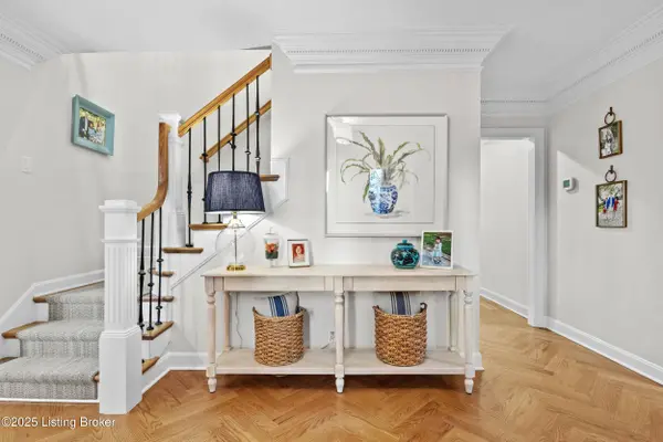 813 Colonel Anderson Pkwy, Louisville, KY 40222