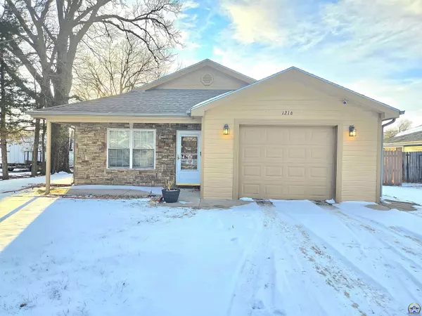 1216 N Jefferson ST, Junction City, KS 66441